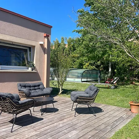 Bed & Breakfast 15min Lyon Calme Acces Piscine Jardin Dardilly